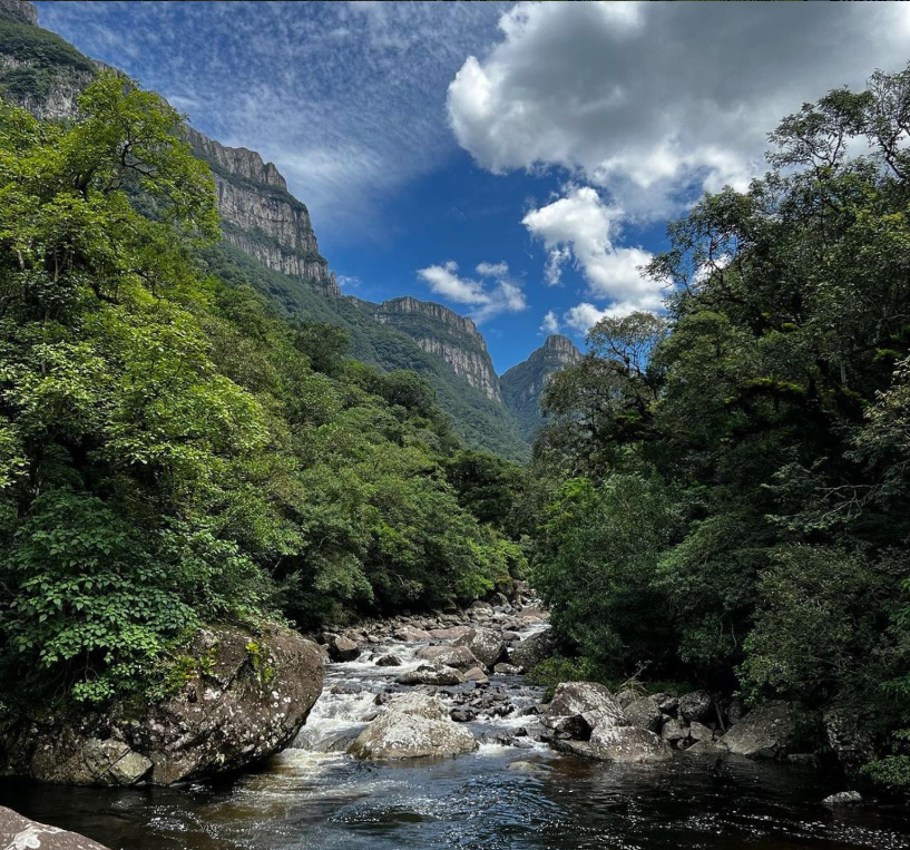 Mirante de Praia Grande com vista para os canyons